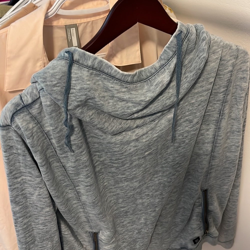 Sweater - Picture 3 of 3